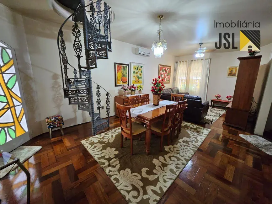 Foto 3 de Casa com 3 quartos à venda, 300m2 em Vila Resende, Cacapava - SP