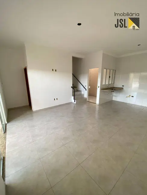 Sobrado com 3 quartos à venda, 55m2 em Jardim São José, Cacapava - SP - imagem 4 Foto 4 de Sobrado com 3 quartos à venda, 55m2 em Jardim São José, Cacapava - SP