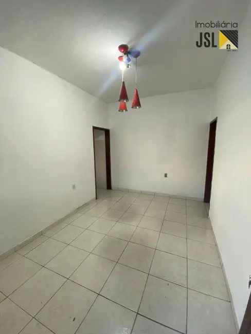 Foto 2 de Casa com 1 quarto para alugar, 100m2 em Jardim São José, Cacapava - SP