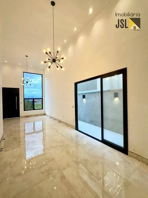 Foto 2 de Casa de Condomínio com 3 quartos à venda, 250m2 em Cacapava - SP