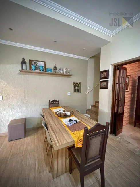 Foto 5 de Sobrado com 3 quartos à venda, 87m2 em Vila Bandeirantes, Cacapava - SP