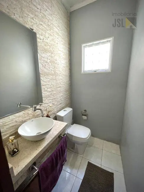 Foto 3 de Sobrado com 3 quartos à venda, 87m2 em Vila Bandeirantes, Cacapava - SP