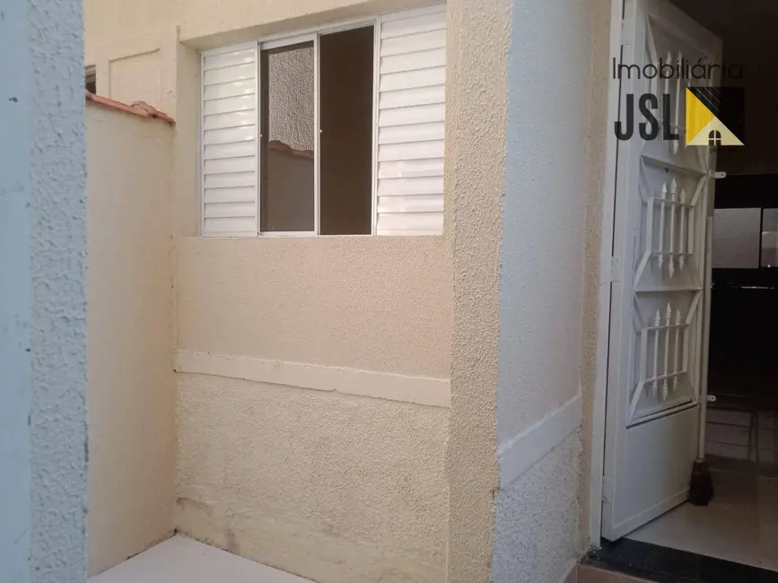 Foto 3 de Casa com 2 quartos para alugar, 125m2 em Centro, Cacapava - SP