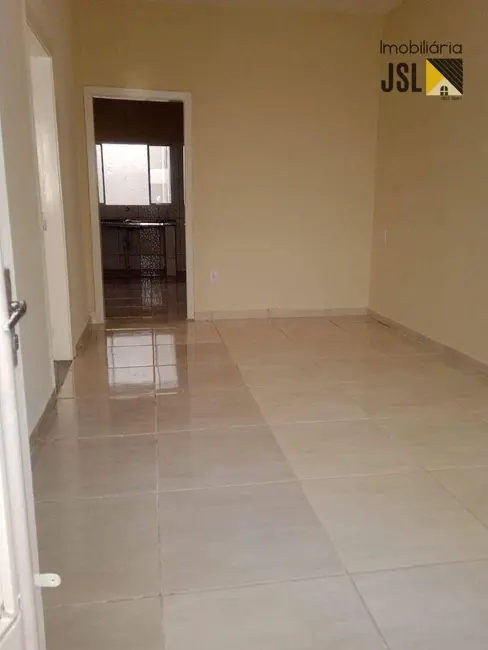 Foto 2 de Casa com 2 quartos para alugar, 125m2 em Centro, Cacapava - SP