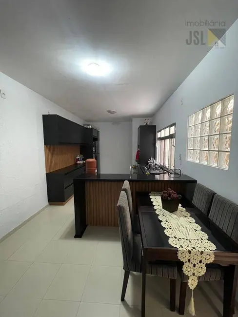 Foto 3 de Sobrado com 3 quartos à venda, 150m2 em Vila Independência, Cacapava - SP