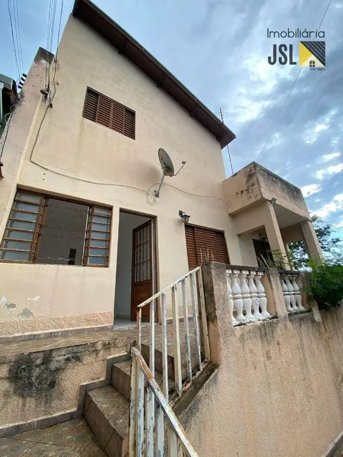 Sobrado com 4 quartos à venda, 178m2 em Jardim Maria Cândida, Cacapava - SP - imagem 2 Foto 2 de Sobrado com 4 quartos à venda, 178m2 em Jardim Maria Cândida, Cacapava - SP