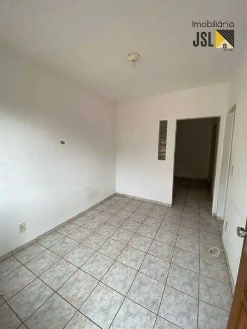 Sobrado com 4 quartos à venda, 178m2 em Jardim Maria Cândida, Cacapava - SP - imagem 4 Foto 4 de Sobrado com 4 quartos à venda, 178m2 em Jardim Maria Cândida, Cacapava - SP