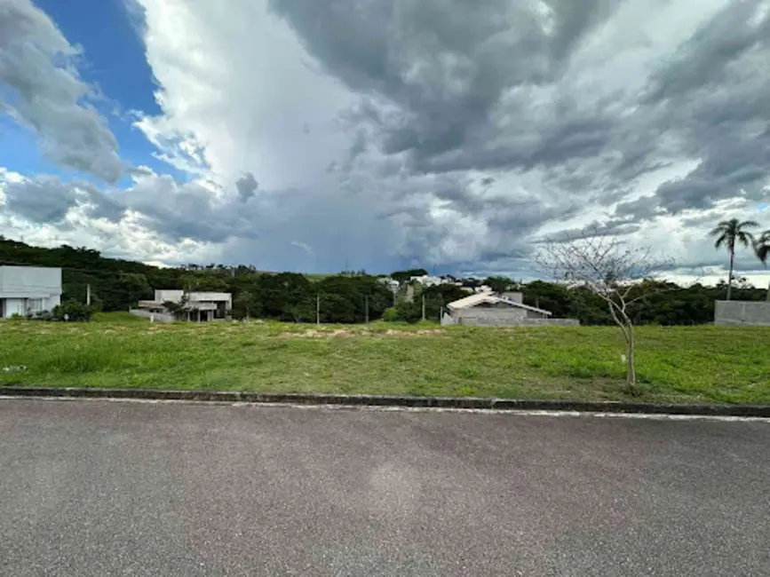 Foto 1 de Terreno / Lote à venda, 343m2 em Cacapava - SP