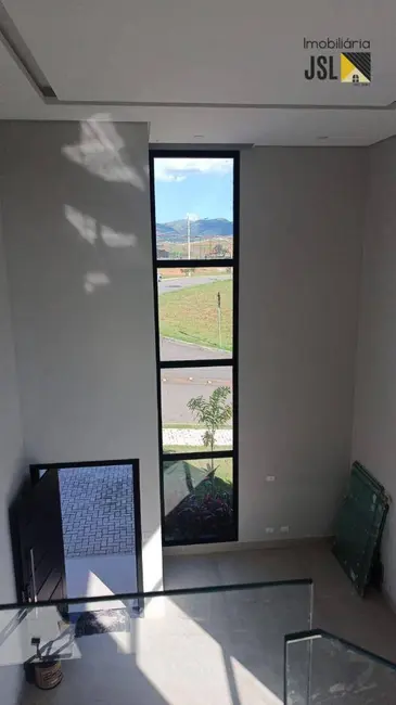 Foto 7 de Sobrado com 3 quartos à venda, 360m2 em Guamirim, Cacapava - SP