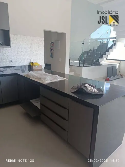 Foto 4 de Sobrado com 3 quartos à venda, 360m2 em Guamirim, Cacapava - SP