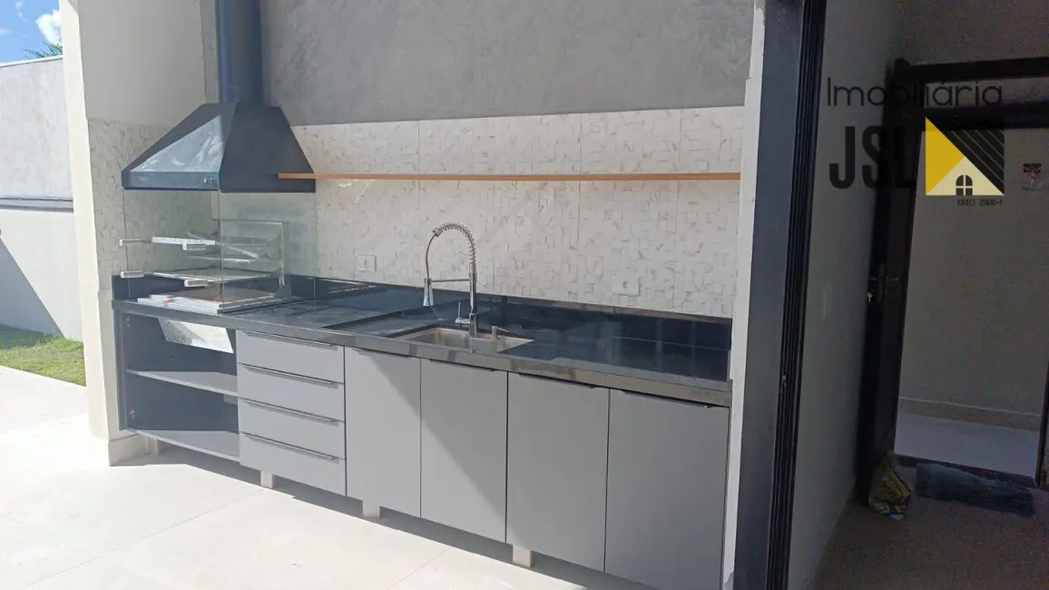 Foto 5 de Sobrado com 3 quartos à venda, 360m2 em Guamirim, Cacapava - SP