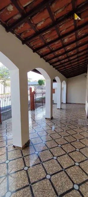 Casa com 2 quartos à venda, 144m2 em Jardim Amália, Cacapava - SP - imagem 3 Foto 3 de Casa com 2 quartos à venda, 144m2 em Jardim Amália, Cacapava - SP