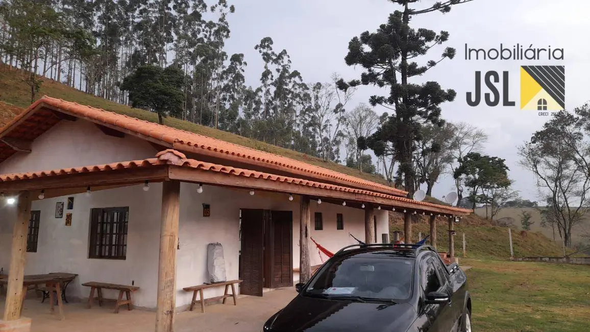 Chácara com 3 quartos à venda, 3128m2 em Paraibuna - SP - imagem 1 Foto 1 de Chácara com 3 quartos à venda, 3128m2 em Paraibuna - SP