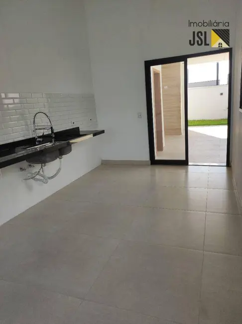 Foto 3 de Casa de Condomínio com 3 quartos à venda, 250m2 em Guamirim, Cacapava - SP