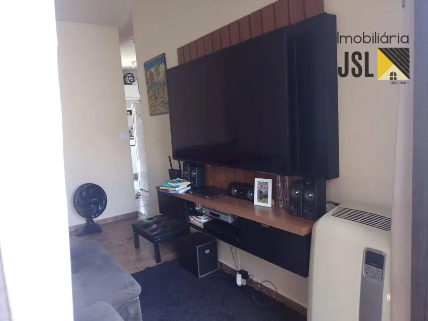 Casa com 2 quartos à venda, 180m2 em Tijuco Preto, Cacapava - SP - imagem 3 Foto 3 de Casa com 2 quartos à venda, 180m2 em Tijuco Preto, Cacapava - SP