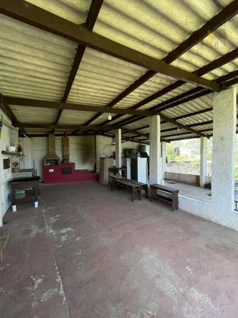 Foto 2 de Chácara com 2 quartos para alugar, 1000m2 em Chácara Ipês, Cacapava - SP