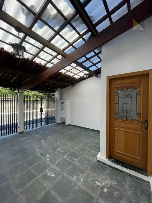 Foto 1 de Casa com 2 quartos à venda, 137m2 em Vila Naly, Cacapava - SP