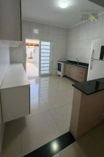 Foto 4 de Casa com 2 quartos à venda, 175m2 em Parque Residencial Santo André, Cacapava - SP