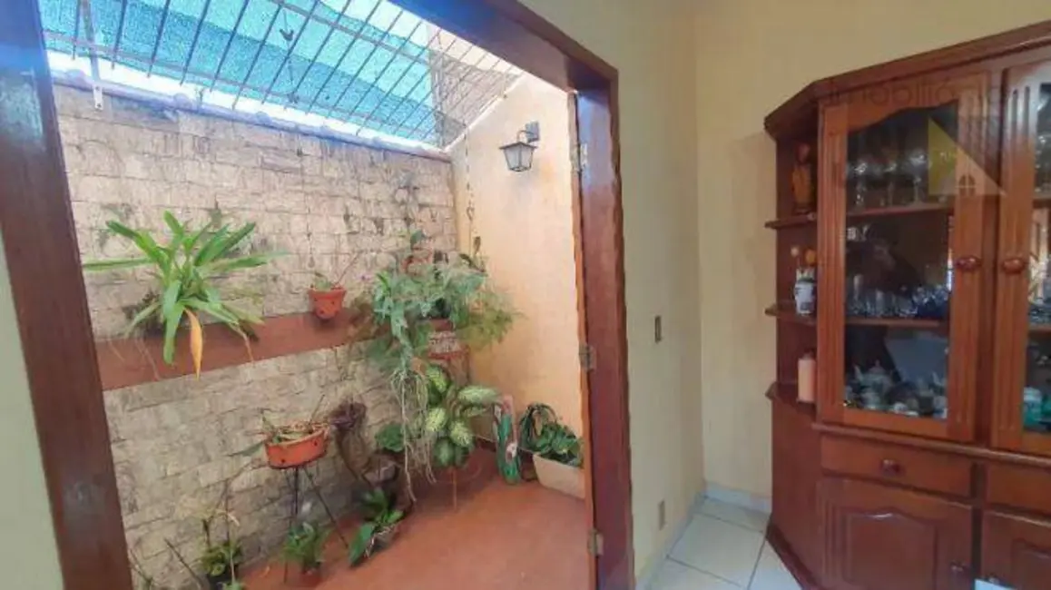 Foto 3 de Casa com 3 quartos à venda, 250m2 em Jardim Maria Cândida, Cacapava - SP