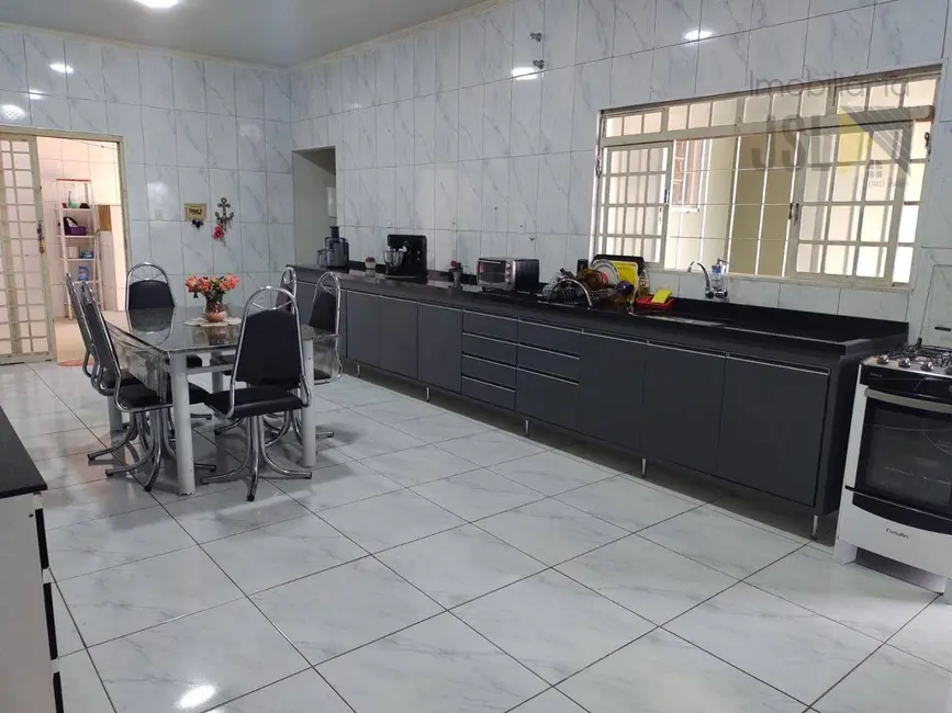 Foto 8 de Chácara com 3 quartos à venda e para alugar, 1000m2 em Boa Vista, Cacapava - SP