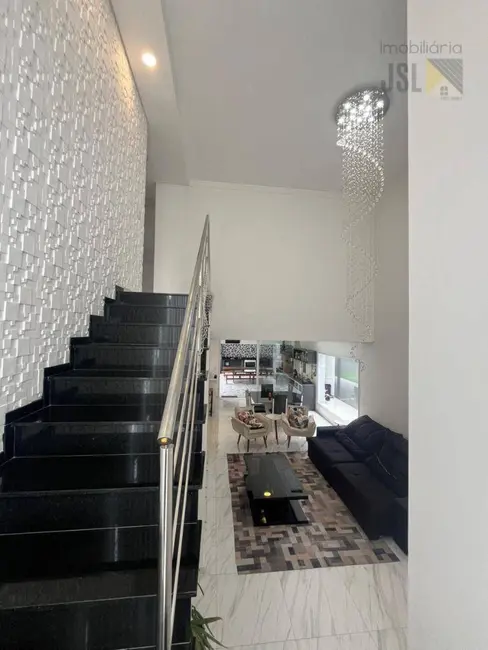 Sobrado com 4 quartos à venda, 300m2 em Cacapava - SP - imagem 8 Foto 8 de Sobrado com 4 quartos à venda, 300m2 em Cacapava - SP