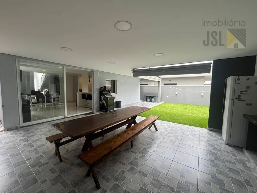 Foto 9 de Sobrado com 4 quartos à venda, 300m2 em Cacapava - SP