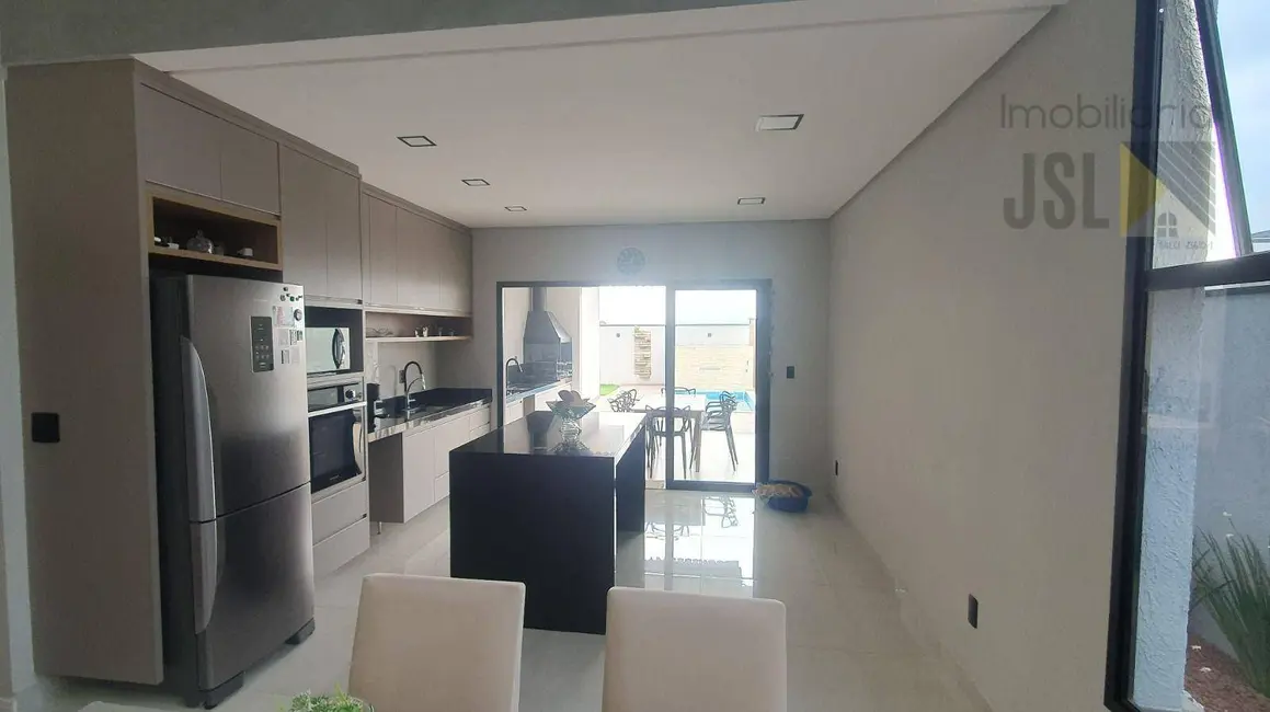 Casa de Condomínio com 3 quartos à venda, 360m2 em Cacapava - SP - imagem 3 Foto 3 de Casa de Condomínio com 3 quartos à venda, 360m2 em Cacapava - SP