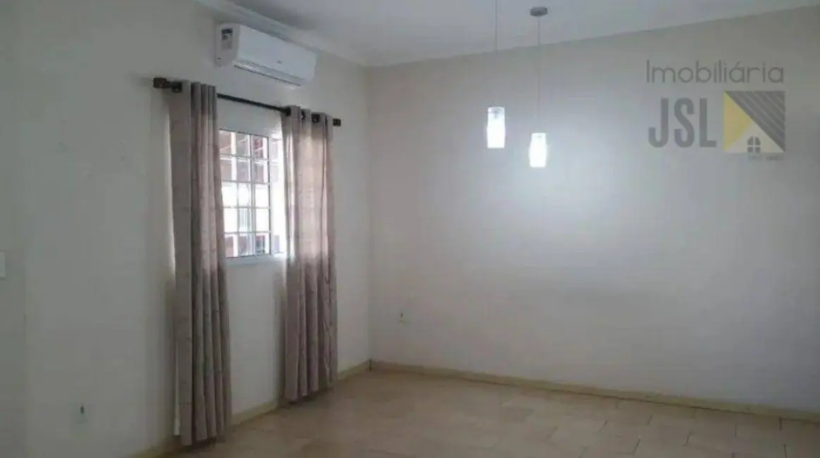 Foto 4 de Casa com 3 quartos à venda, 275m2 em Vila Santos, Cacapava - SP