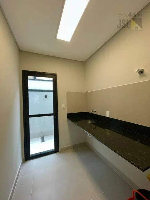 Foto 4 de Sobrado com 3 quartos à venda, 250m2 em Cacapava - SP