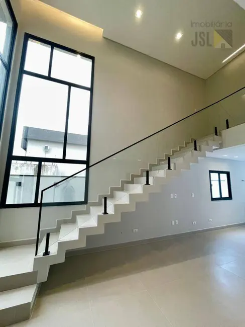 Foto 2 de Sobrado com 3 quartos à venda, 250m2 em Cacapava - SP