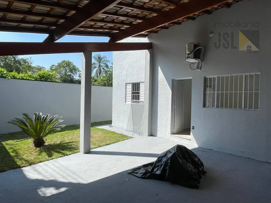 Foto 1 de Casa com 2 quartos à venda, 300m2 em Vila Bandeirantes, Cacapava - SP