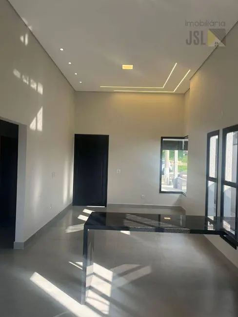 Foto 1 de Sobrado com 3 quartos à venda, 254m2 em Cacapava - SP