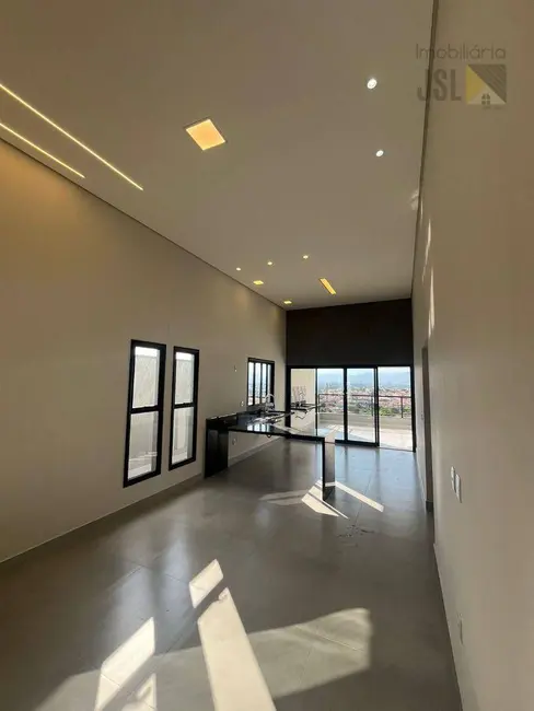 Foto 2 de Sobrado com 3 quartos à venda, 254m2 em Cacapava - SP