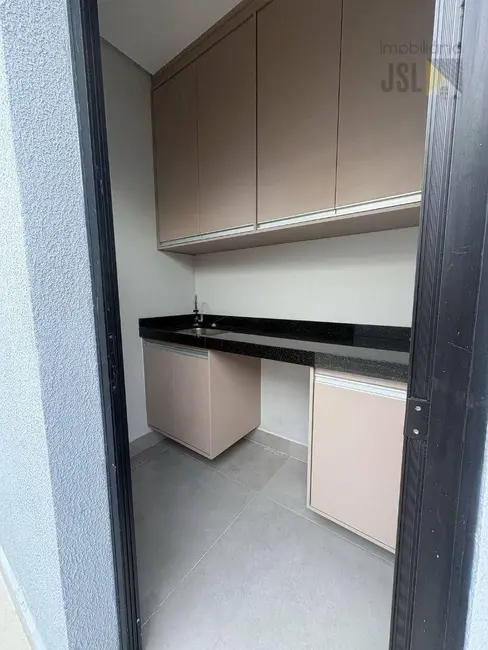 Foto 2 de Casa de Condomínio com 3 quartos à venda e para alugar, 250m2 em Cacapava - SP