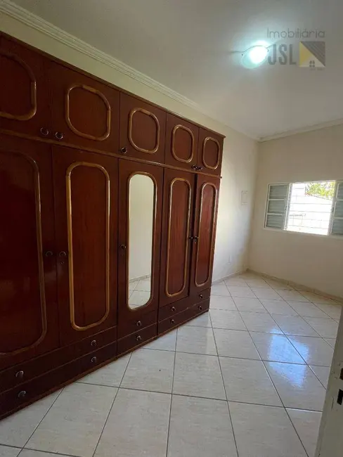 Foto 3 de Casa com 3 quartos para alugar, 199m2 em Jardim São José, Cacapava - SP