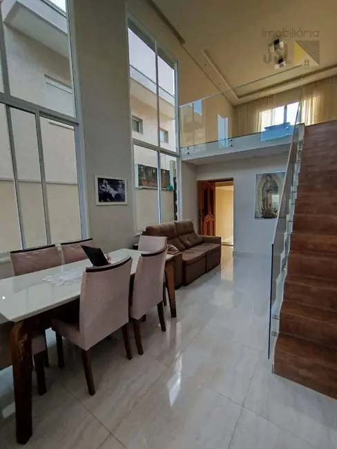 Foto 2 de Casa com 3 quartos à venda, 250m2 em Cacapava - SP