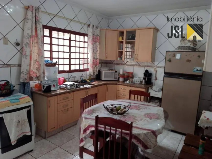 Sobrado com 3 quartos à venda, 150m2 em Vila Resende, Cacapava - SP - imagem 7 Foto 7 de Sobrado com 3 quartos à venda, 150m2 em Vila Resende, Cacapava - SP