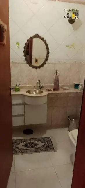 Sobrado com 3 quartos à venda, 150m2 em Vila Resende, Cacapava - SP - imagem 5 Foto 5 de Sobrado com 3 quartos à venda, 150m2 em Vila Resende, Cacapava - SP