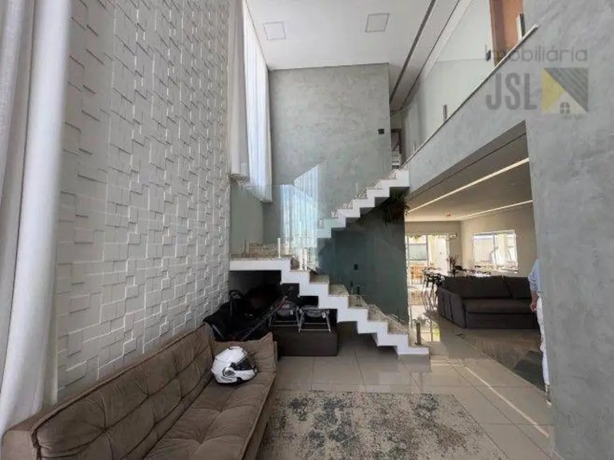 Foto 1 de Sobrado com 4 quartos à venda, 250m2 em Cacapava - SP