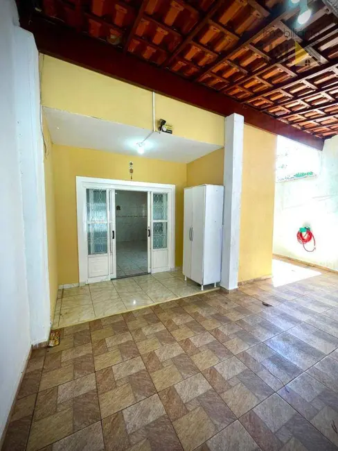 Foto 1 de Sobrado com 2 quartos à venda e para alugar, 80m2 em Village das Flores, Cacapava - SP