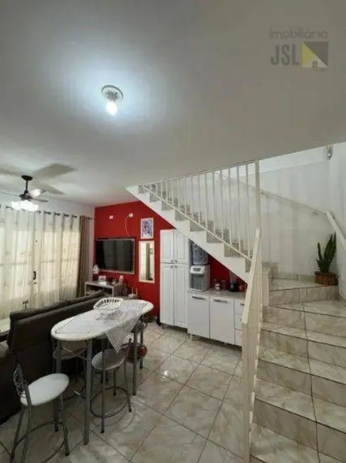 Foto 3 de Sobrado com 2 quartos à venda e para alugar, 80m2 em Village das Flores, Cacapava - SP