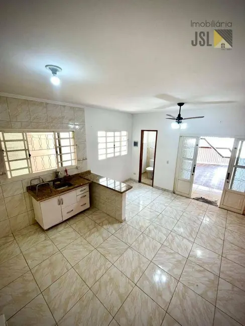 Foto 4 de Sobrado com 2 quartos à venda e para alugar, 80m2 em Village das Flores, Cacapava - SP