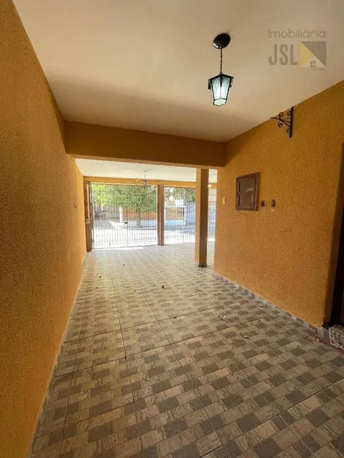 Foto 2 de Casa com 3 quartos à venda, 282m2 em Vila Resende, Cacapava - SP