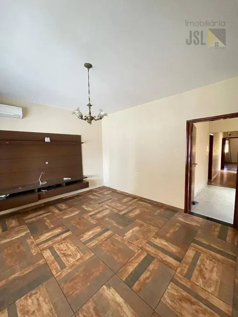 Casa com 3 quartos à venda, 282m2 em Vila Resende, Cacapava - SP - imagem 3 Foto 3 de Casa com 3 quartos à venda, 282m2 em Vila Resende, Cacapava - SP