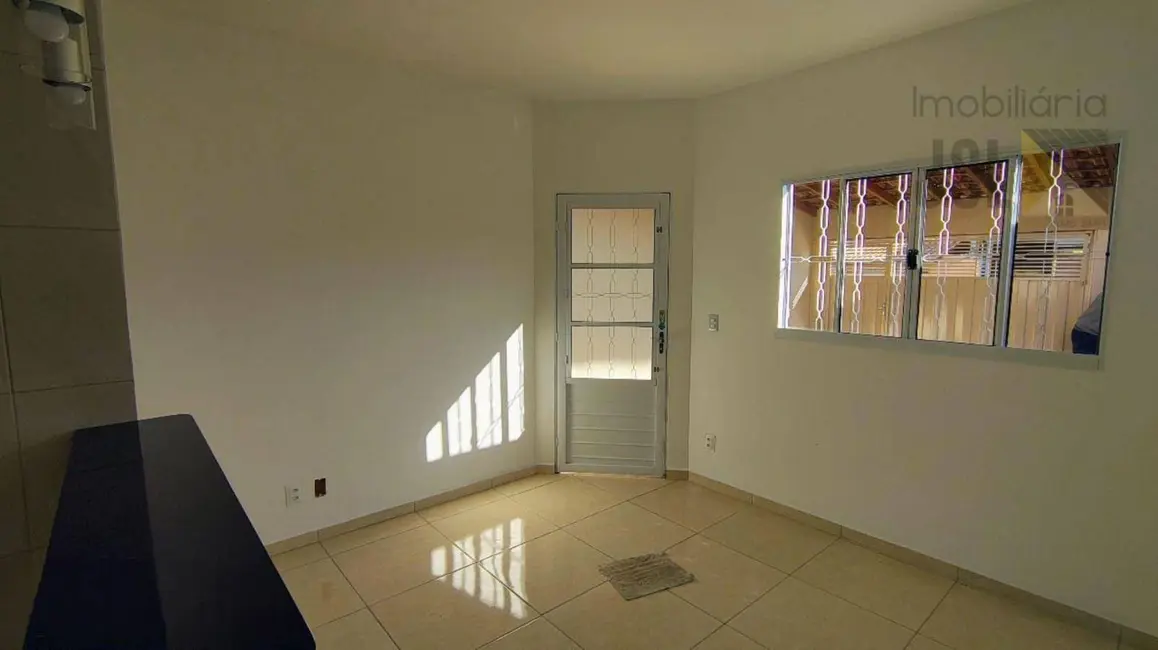 Foto 2 de Casa com 2 quartos à venda, 150m2 em Jardim Amália, Cacapava - SP