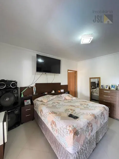 Chácara com 3 quartos à venda, 1000m2 em Portal Mantiqueira, Cacapava - SP - imagem 6 Foto 6 de Chácara com 3 quartos à venda, 1000m2 em Portal Mantiqueira, Cacapava - SP