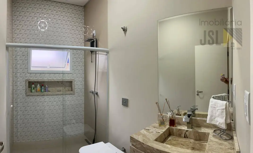 Casa com 3 quartos à venda, 360m2 em Vila Santos, Cacapava - SP - imagem 7 Foto 7 de Casa com 3 quartos à venda, 360m2 em Vila Santos, Cacapava - SP