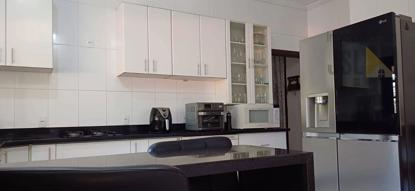 Foto 8 de Chácara com 3 quartos à venda, 2600m2 em Chácaras Encosta de São Carlos, Cacapava - SP