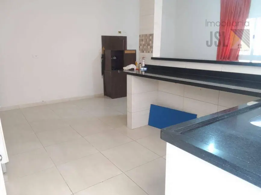 Sobrado com 3 quartos à venda, 150m2 em Perinho, Cacapava - SP - imagem 6 Foto 6 de Sobrado com 3 quartos à venda, 150m2 em Perinho, Cacapava - SP