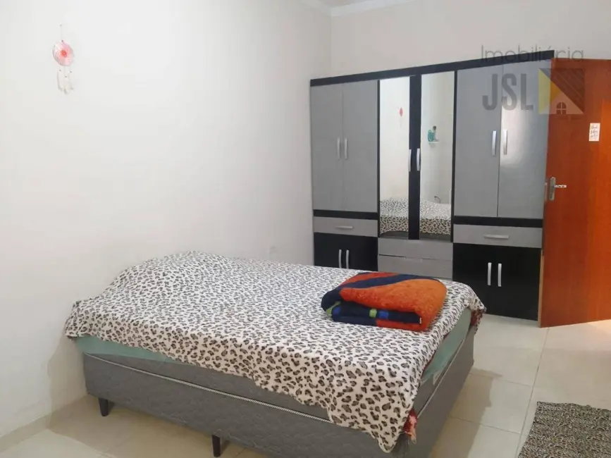 Sobrado com 3 quartos à venda, 150m2 em Perinho, Cacapava - SP - imagem 9 Foto 9 de Sobrado com 3 quartos à venda, 150m2 em Perinho, Cacapava - SP